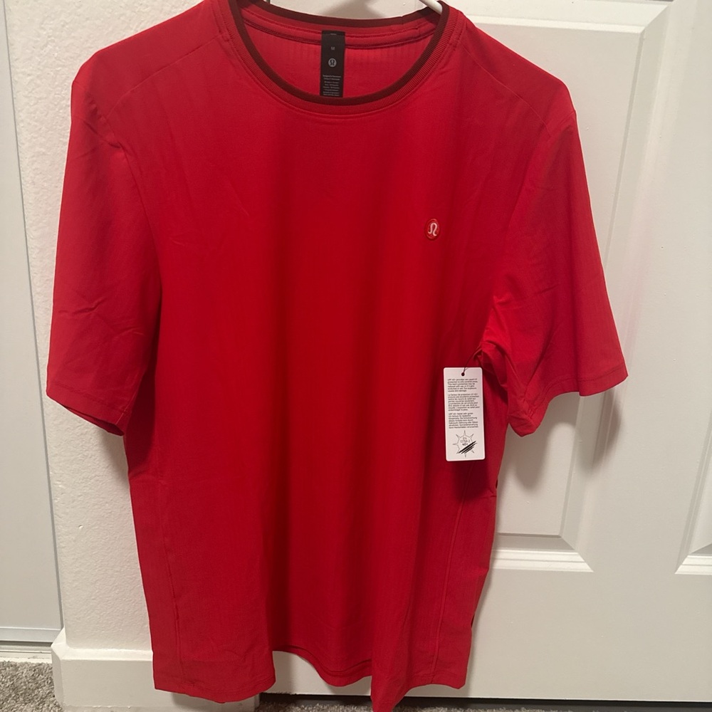 Lululemon T shirt